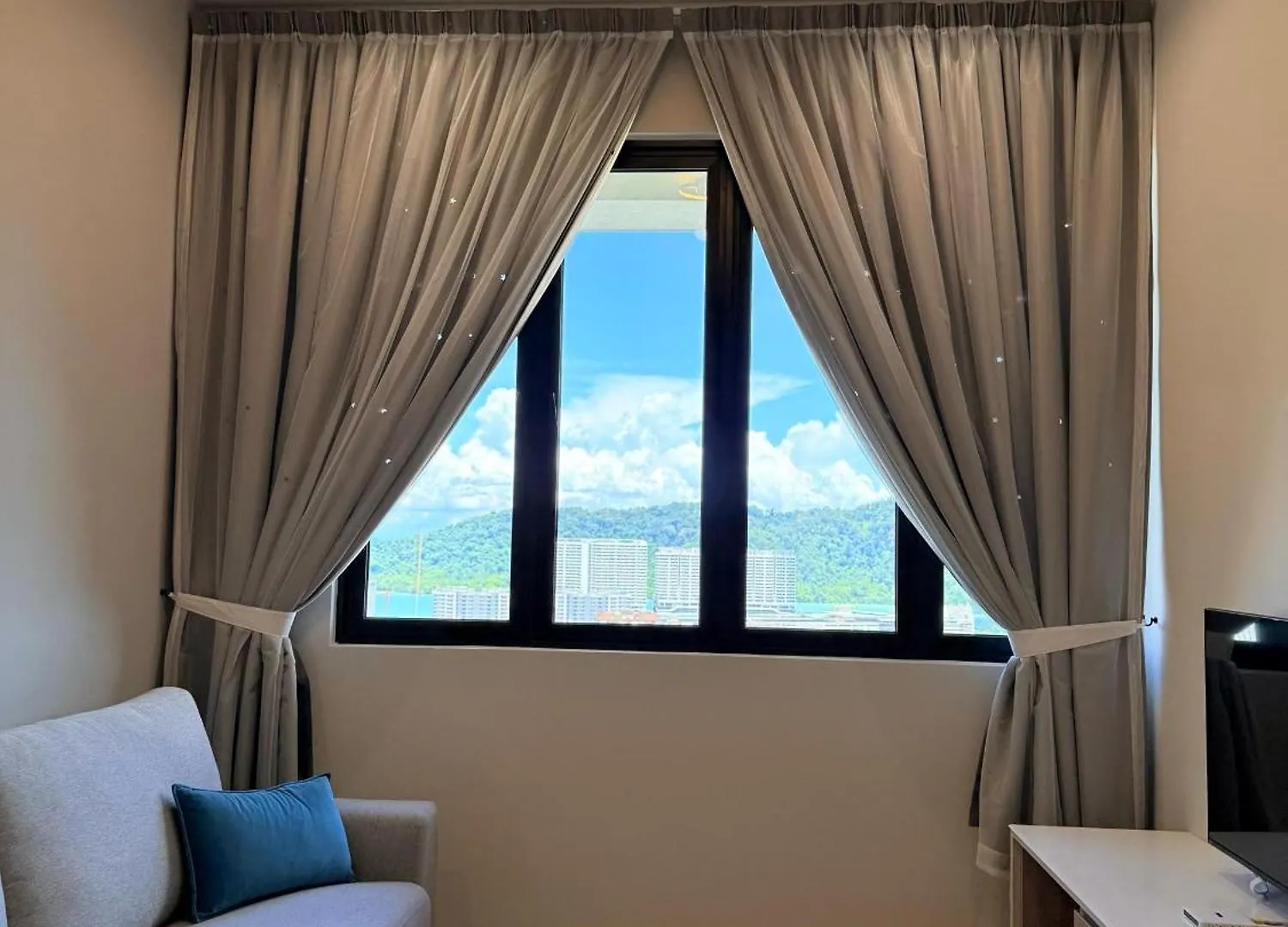Iconic Regency - Xin'S Home Bayan Lepas Apartment